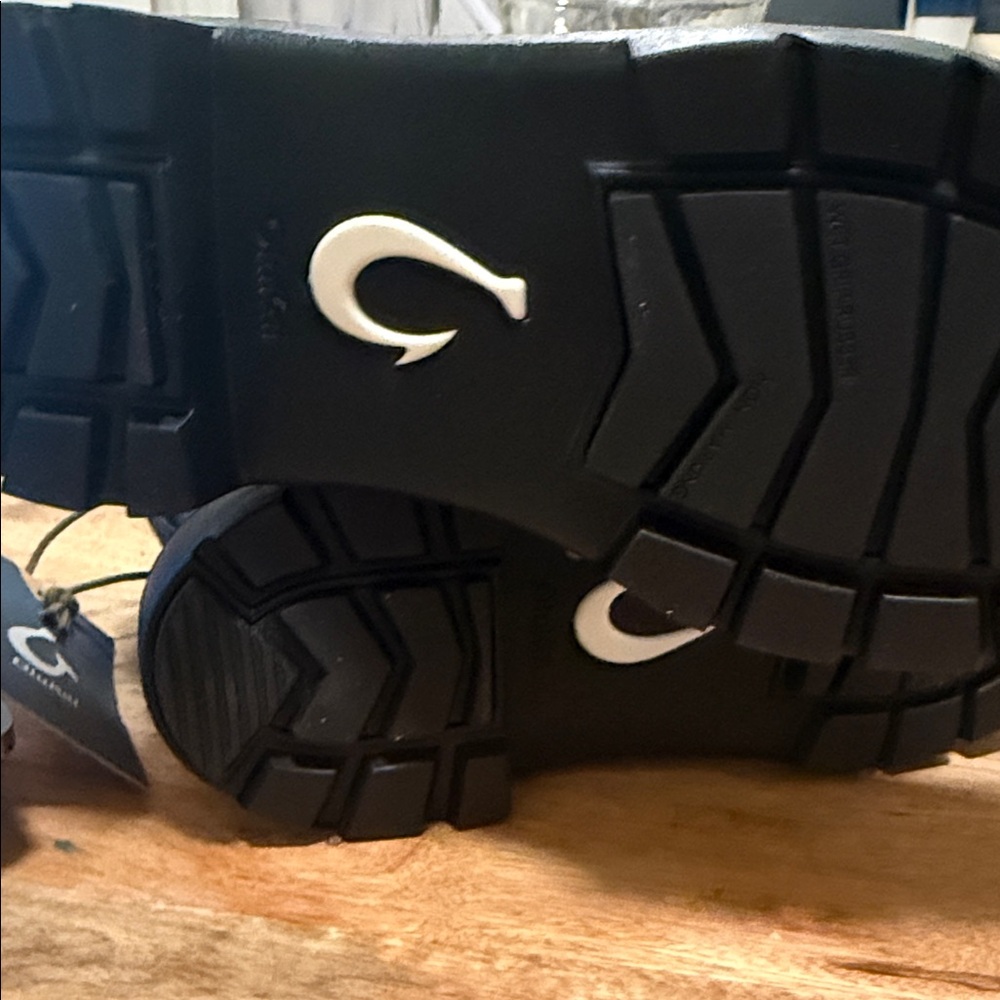 OLUKAI Black Leather - Picture 6 of 8